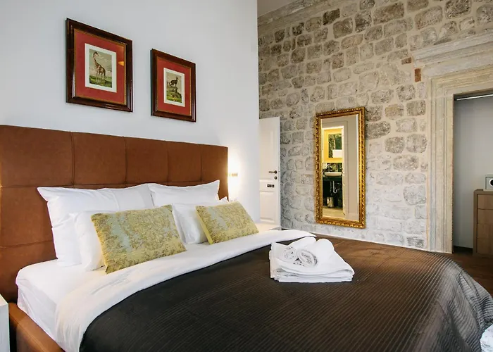 W By Duhomes Dubrownik