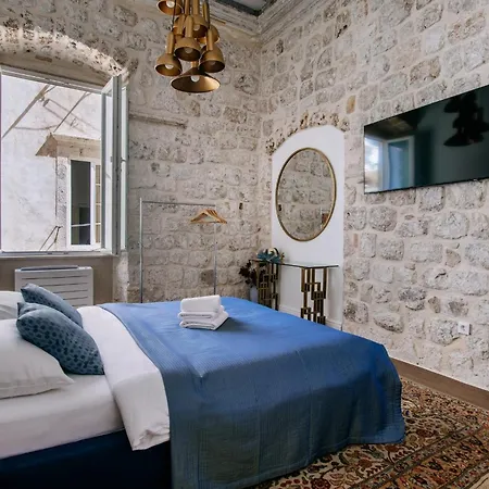 Apartment W By Duhomes